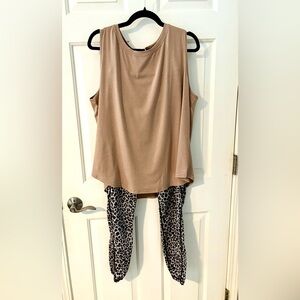 Jaweint Ladies workout Tank. Never Worn Without Tags. 
XXL